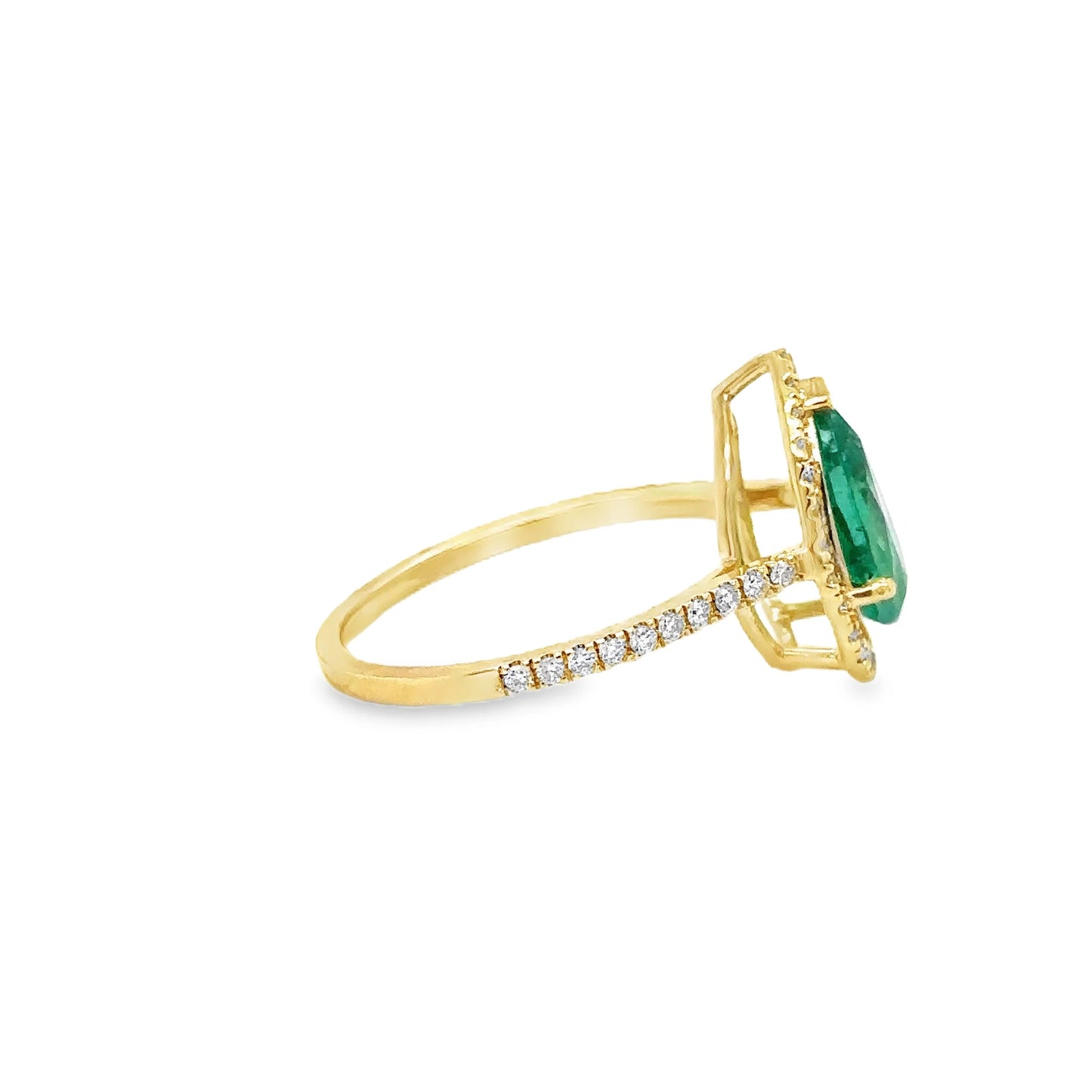 14KT YELLOW GOLD EMERALD AND DIAMONDS RING