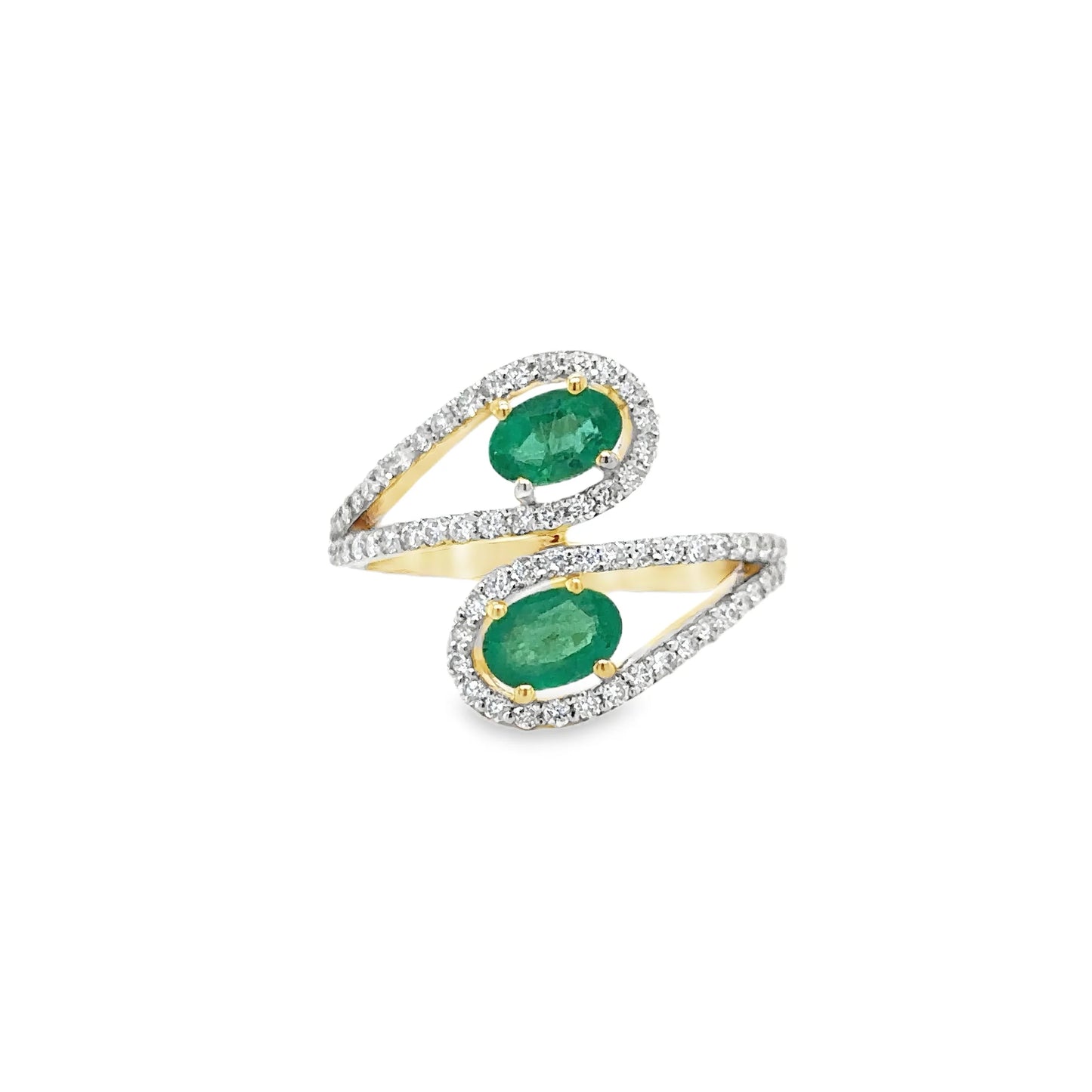 14KT YELLOW GOLD EMERALD AND DIAMONDS RING