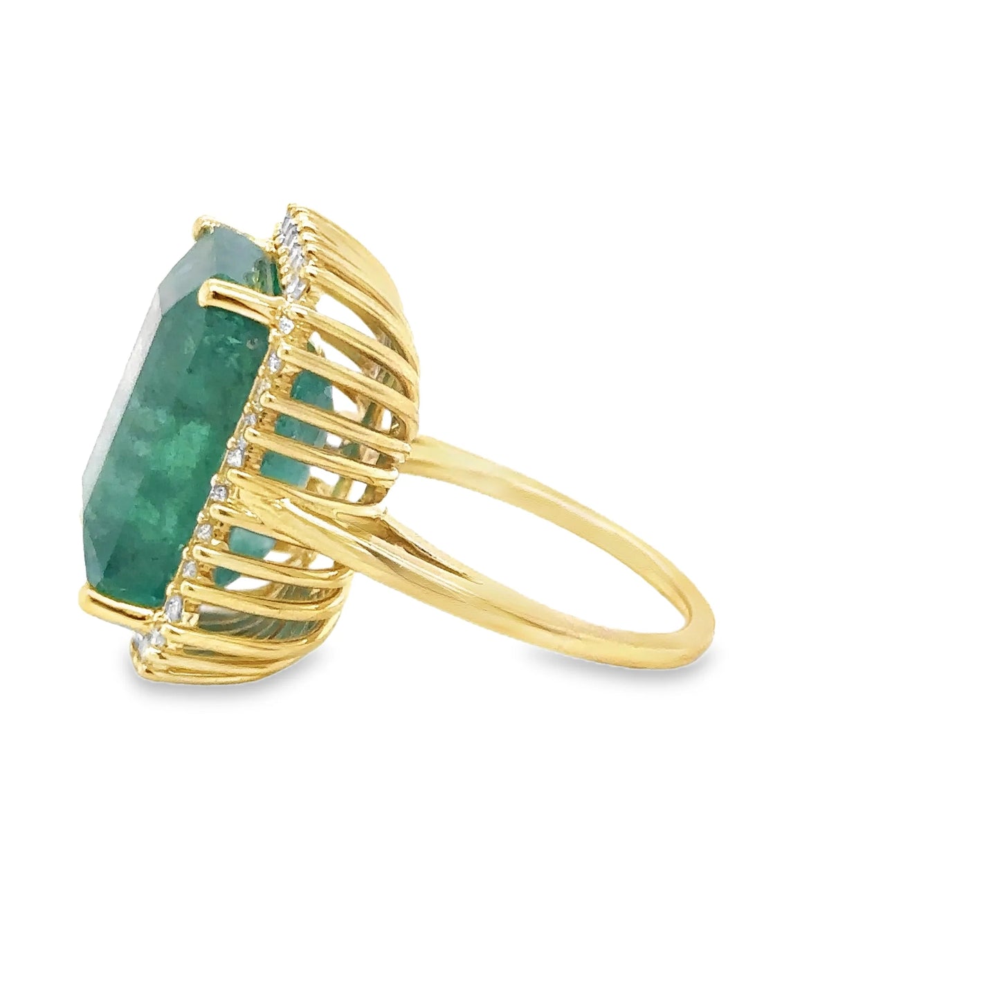 14KT YELLOW GOLD EMERALD AND DIAMONDS RING