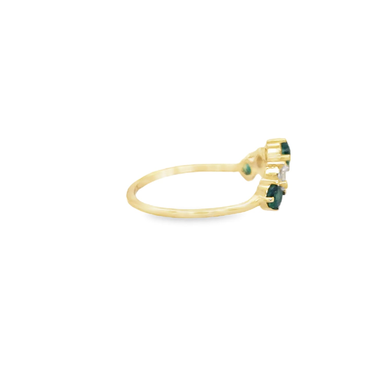 14KT YELLOW GOLD EMERALD AND DIAMONDS RING