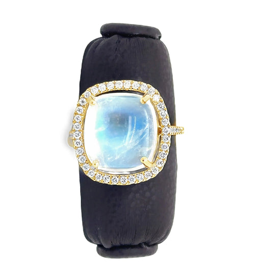 14KT YELLOW GOLD RAINBOW MOONSTONE AND DIAMONDS RING