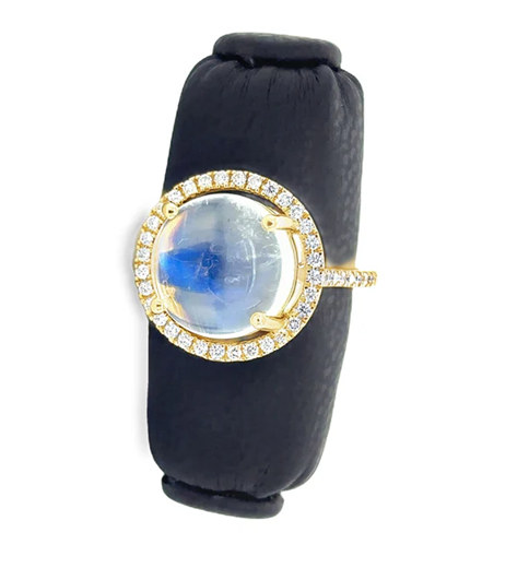 14KT YELLOW GOLD RAINBOW MOONSTONE AND DIAMONDS RING