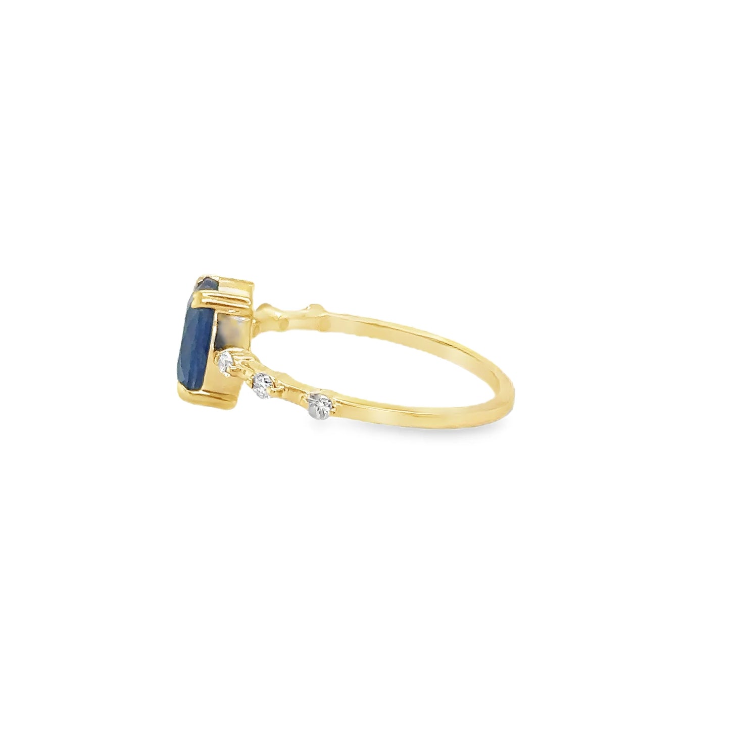 14KT YELLOW GOLD SAPPHIRE AND DIAMONDS RING