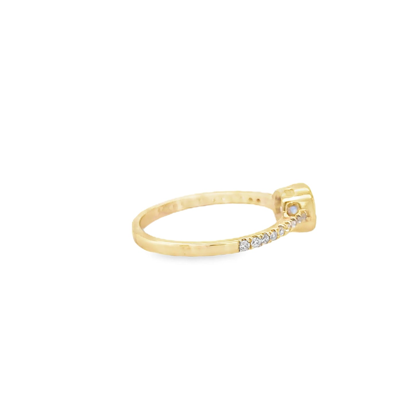 14KT YELLOW GOLD SAPPHIRE AND DIAMONDS RING