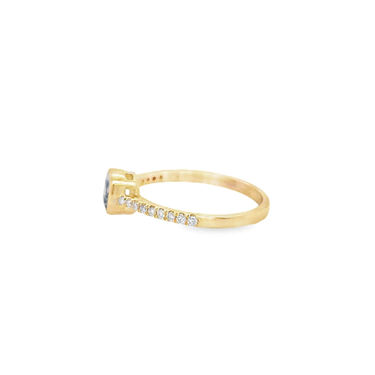 14KT YELLOW GOLD SAPPHIRE AND DIAMONDS RING