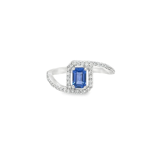 18KT WHITE GOLD BLUE SAPPHIRE AND DIAMONDS RING