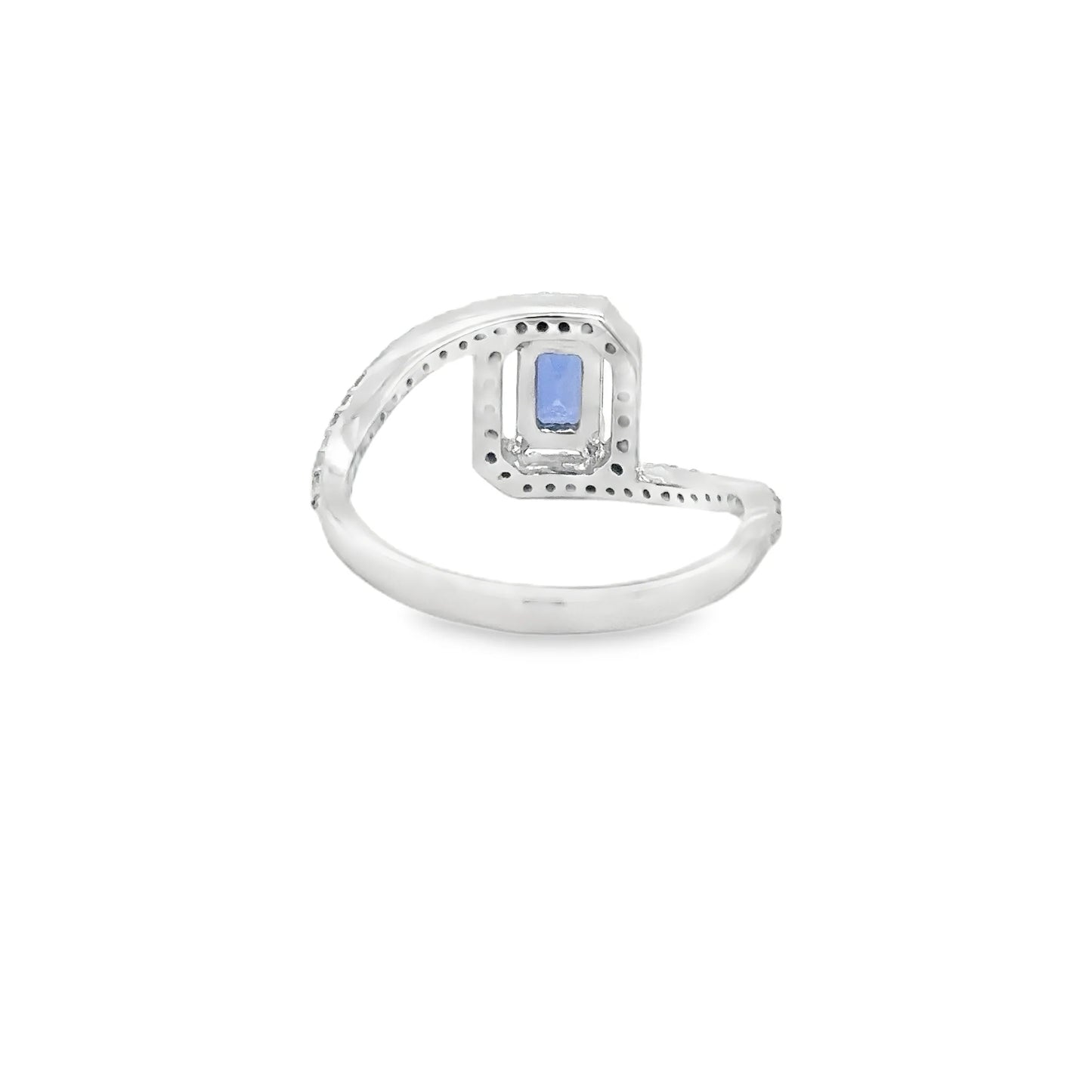 18KT WHITE GOLD BLUE SAPPHIRE AND DIAMONDS RING