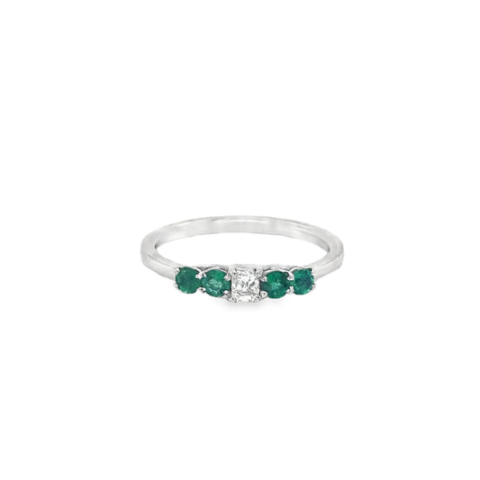 18KT WHITE GOLD EMERALD AND DIAMOND RING