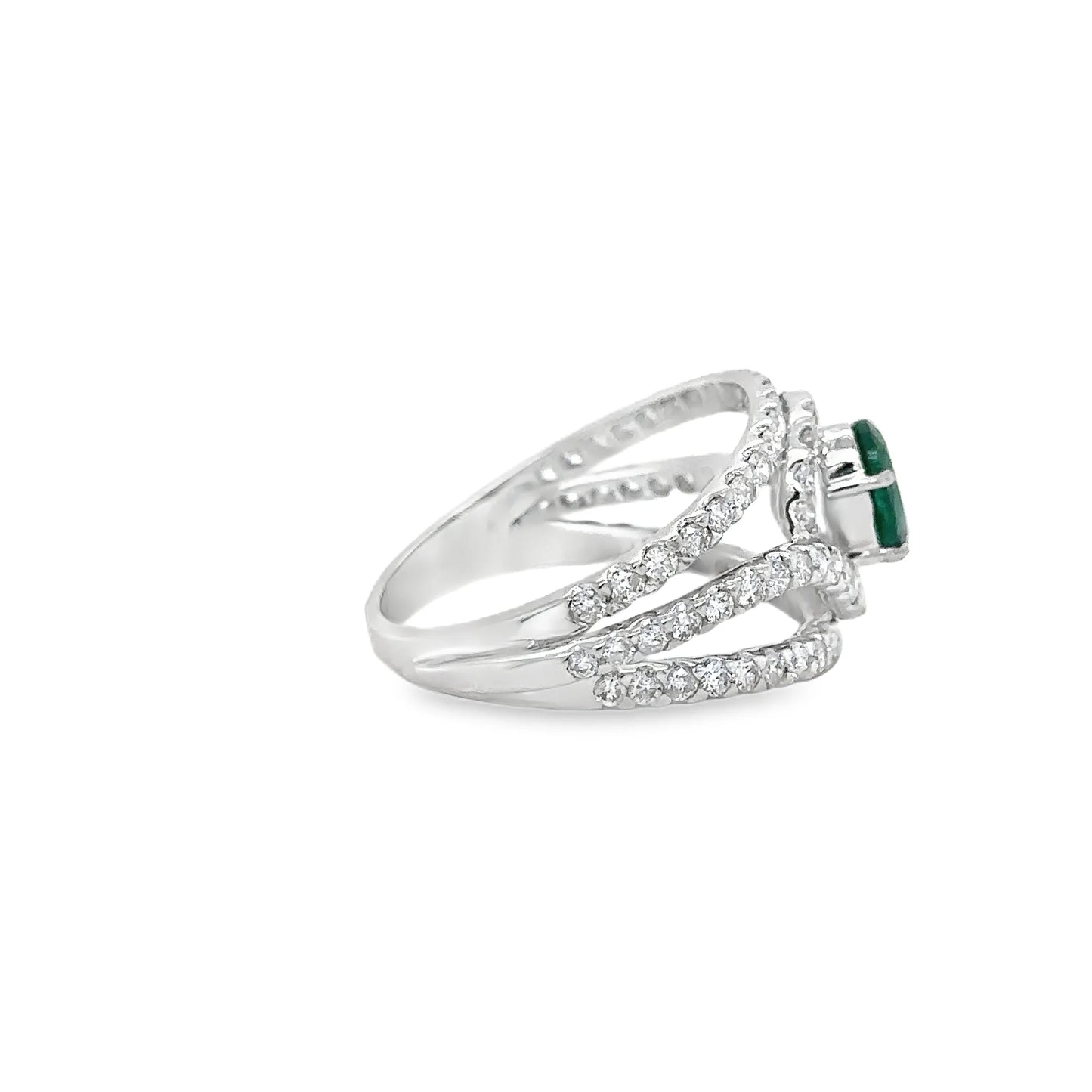 18KT WHITE GOLD EMERALD AND DIAMONDS RING