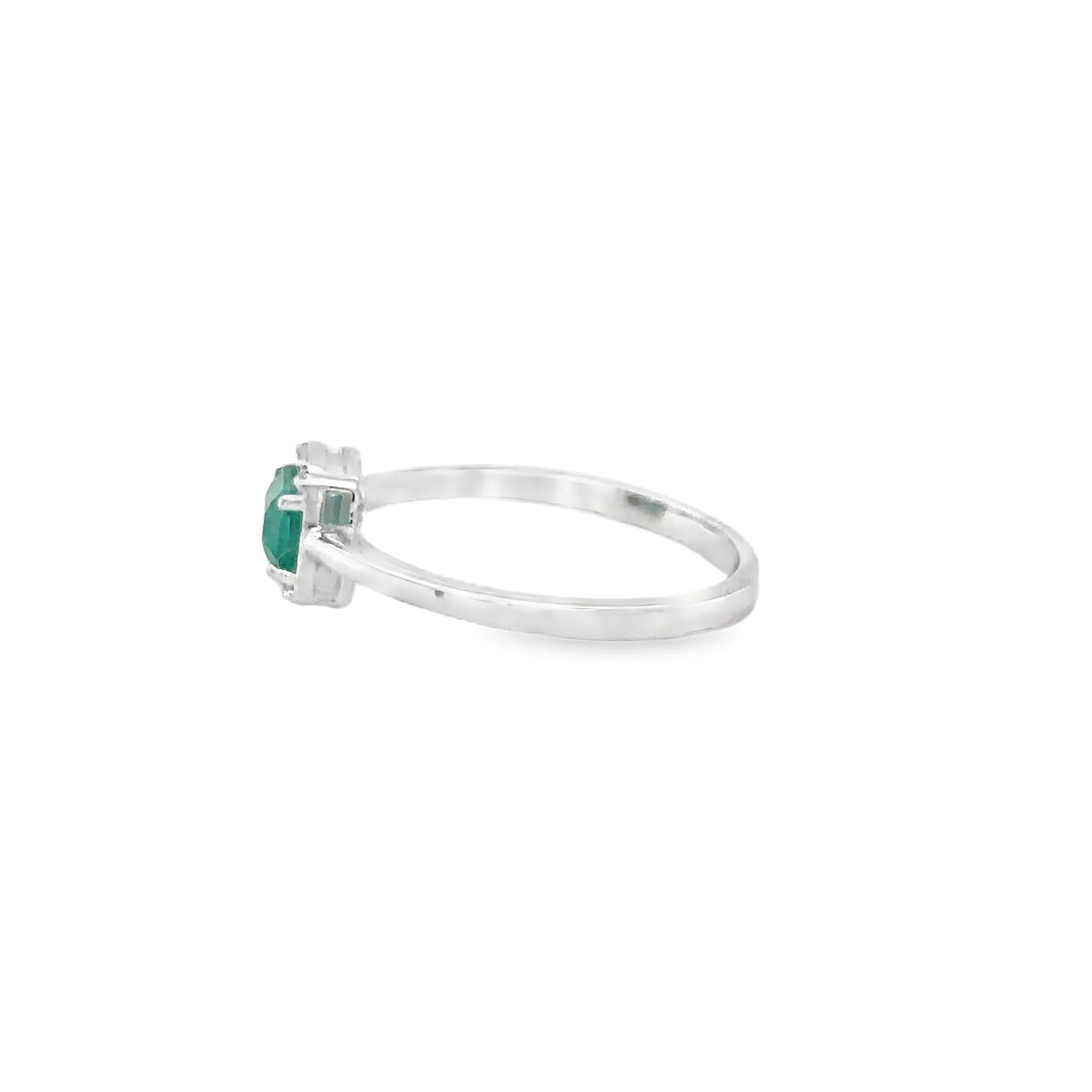 18KT WHITE GOLD EMERALD AND DIAMONDS RING