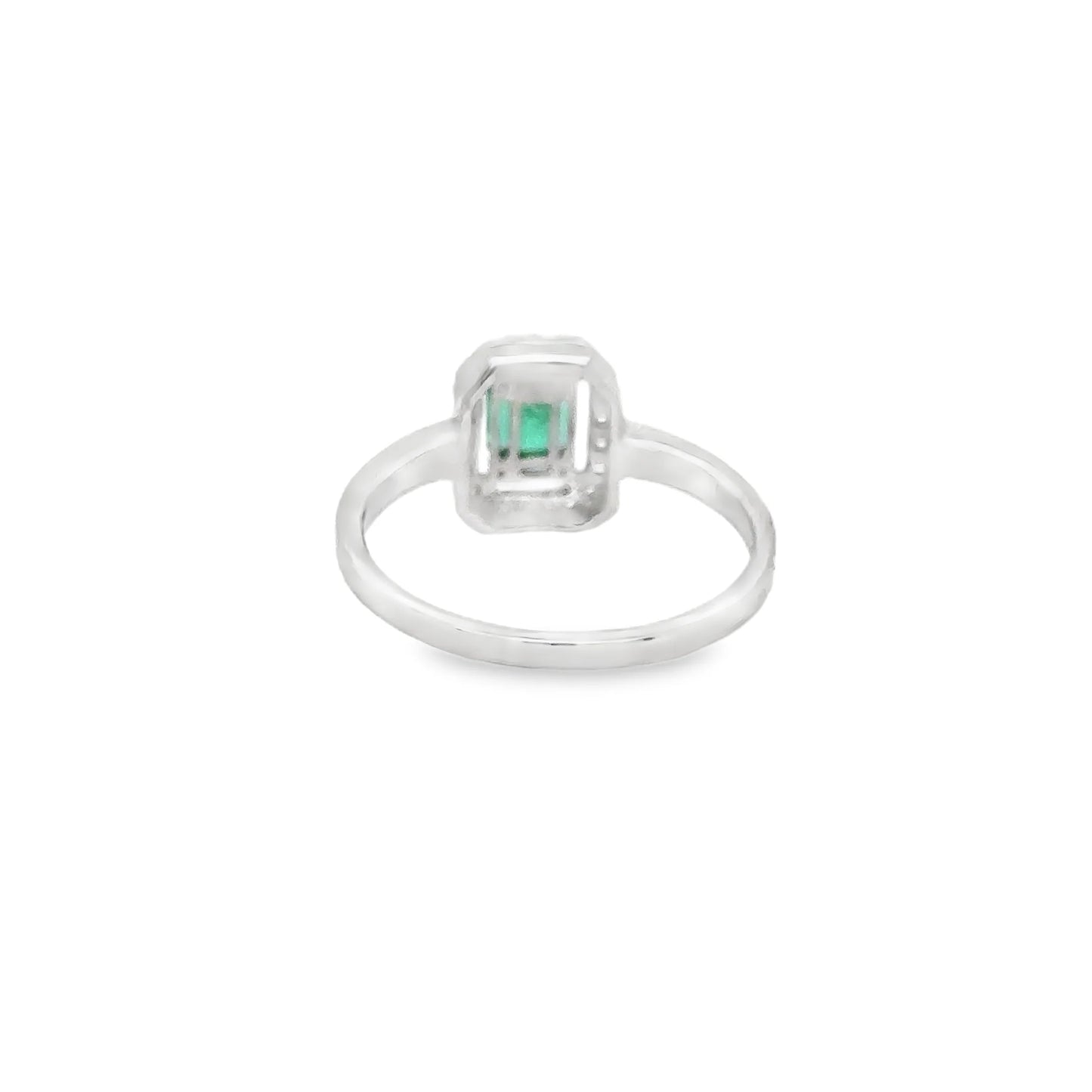 18KT WHITE GOLD EMERALD AND DIAMONDS RING