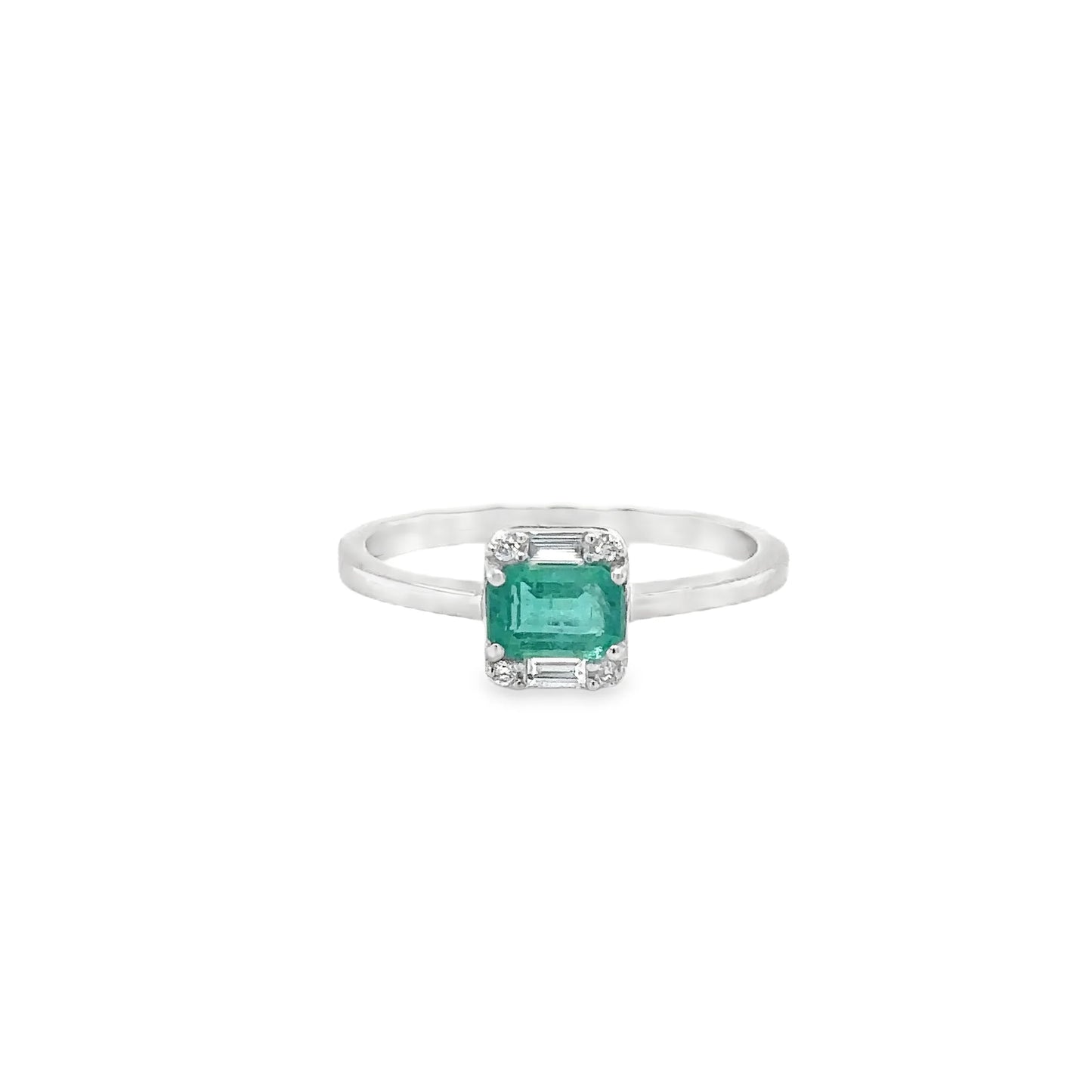 18KT WHITE GOLD EMERALD AND DIAMONDS RING