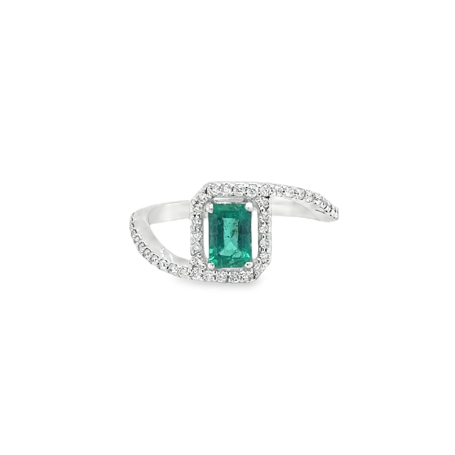 18KT WHITE GOLD EMERALD AND DIAMONDS RING
