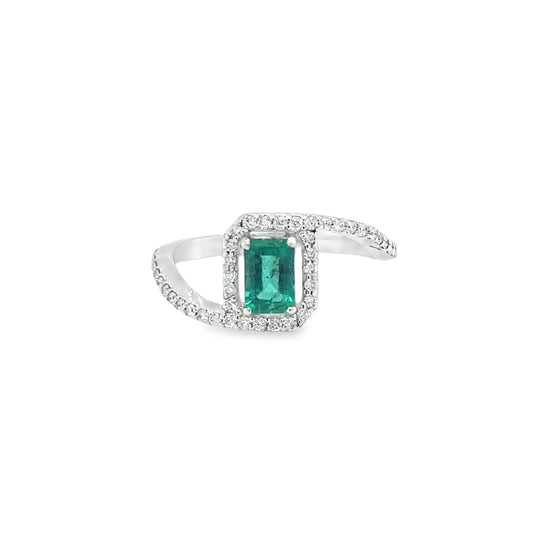 18KT WHITE GOLD EMERALD AND DIAMONDS RING
