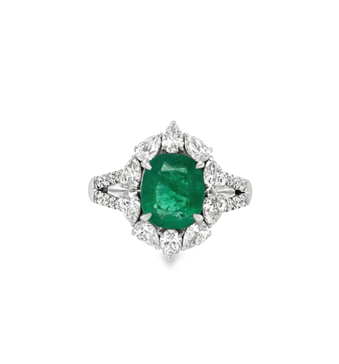 18KT WHITE GOLD EMERALD AND DIAMONDS RING