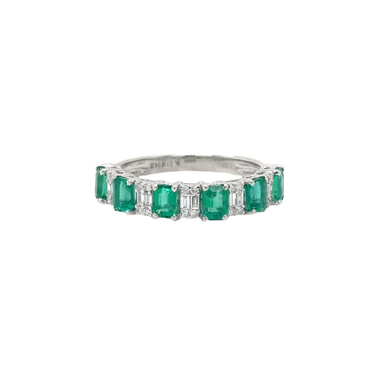 18KT WHITE GOLD EMERALD AND DIAMONDS RING