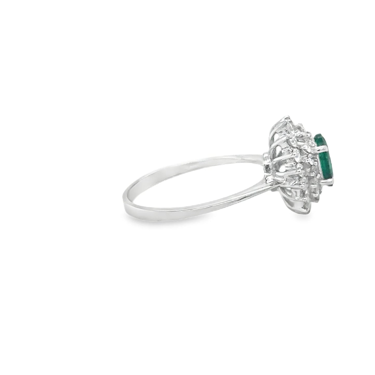 18KT WHITE GOLD EMERALD AND DIAMONDS RING