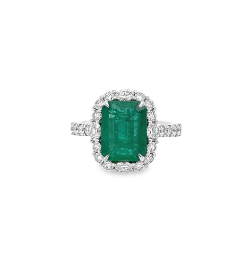 18KT WHITE GOLD EMERALD AND DIAMONDS RING