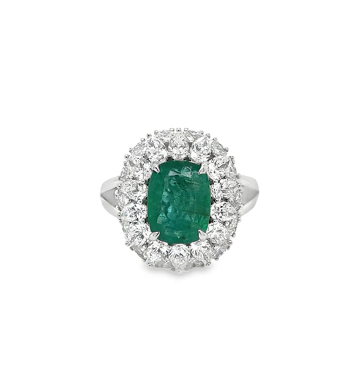 18KT WHITE GOLD EMERALD AND DIAMONDS RING