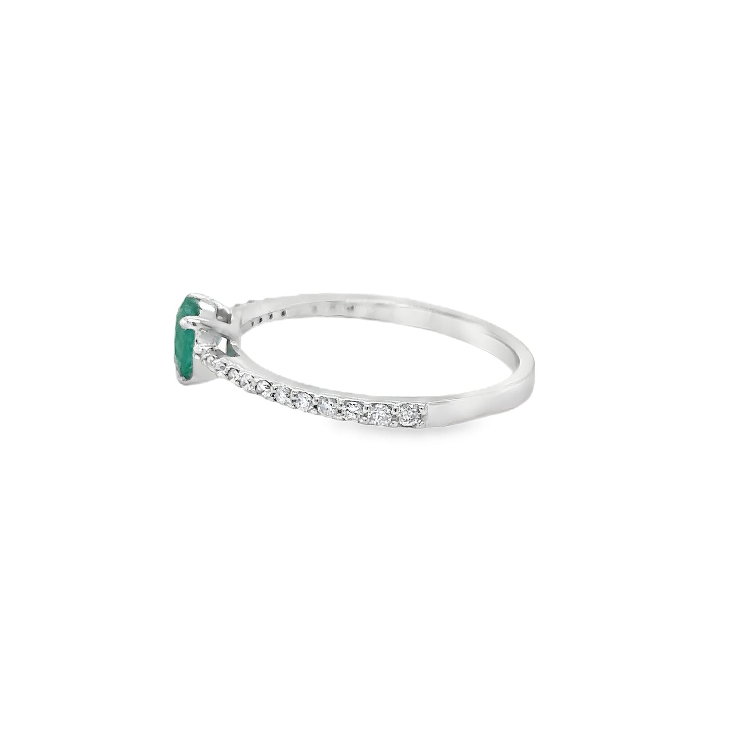 18KT WHITE GOLD HEART SHAPED EMERALD DIAMOND RING