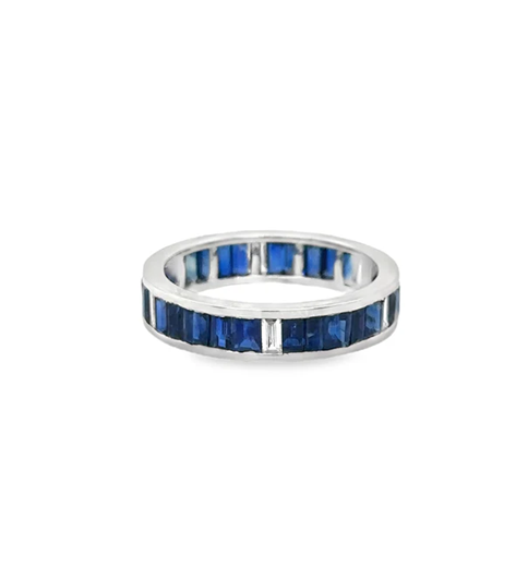 18KT WHITE GOLD RING WITH BAGUETTE SAPPHIRE AND DIAMONDS