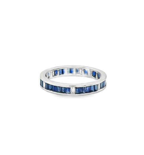 18KT WHITE GOLD RING WITH BAGUETTE SAPPHIRE AND DIAMONDS