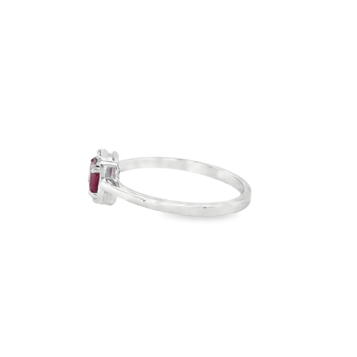 18KT WHITE GOLD RUBY AND DIAMONDS RING