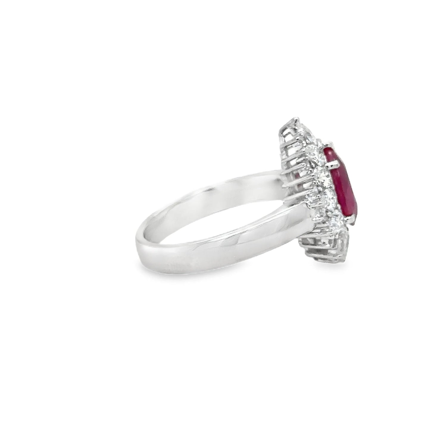 18KT WHITE GOLD RUBY AND DIAMONDS RING
