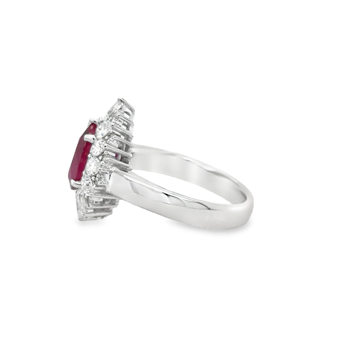 18KT WHITE GOLD RUBY AND DIAMONDS RING