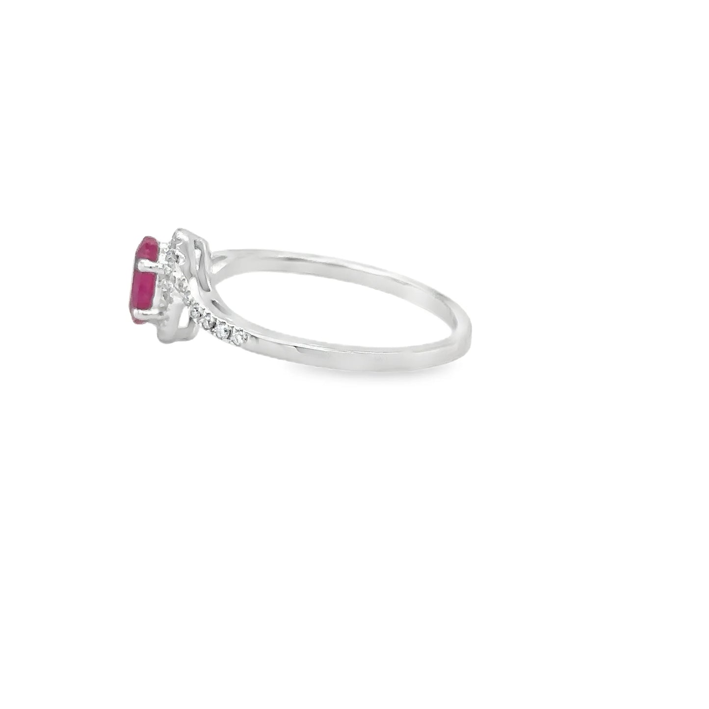 18KT WHITE GOLD RUBY AND DIAMONDS RING