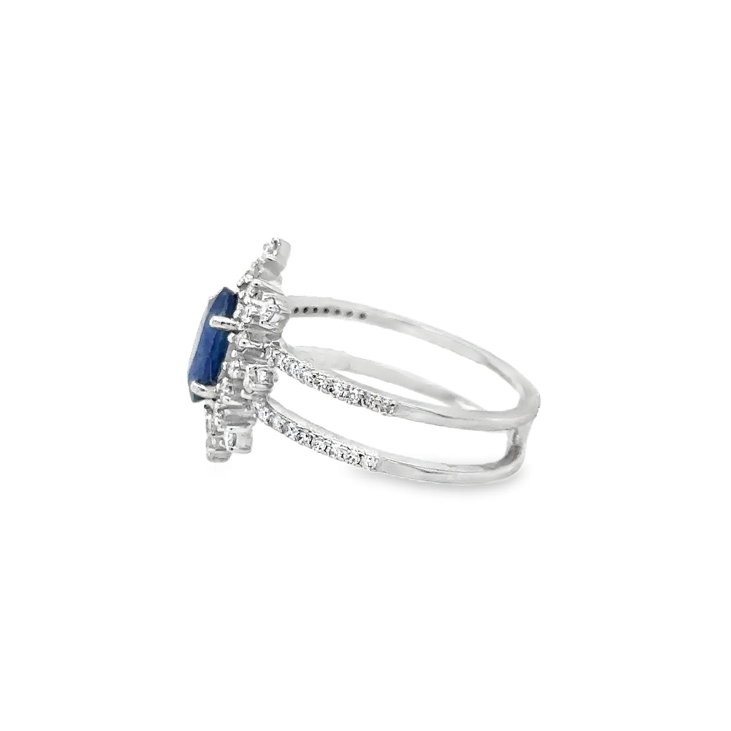18KT WHITE GOLD SAPPHIRE AND DIAMONDS RING