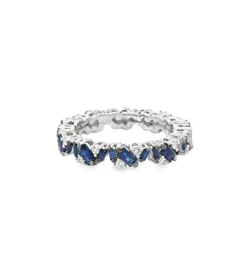 18KT WHITE GOLD SAPPHIRE AND DIAMONDS RING