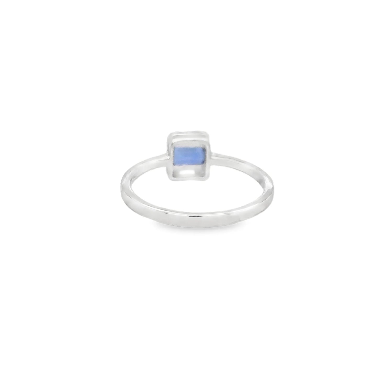 18KT WHITE GOLD SAPPHIRE AND DIAMONDS RING