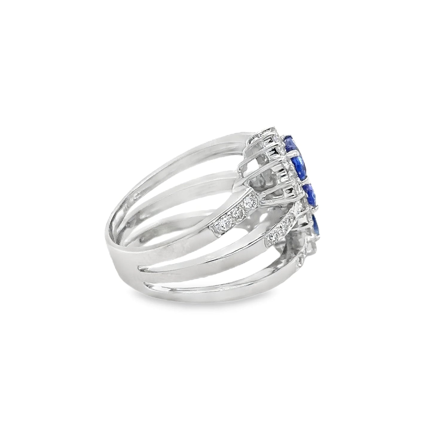 18KT WHITE GOLD TANZANITE AND DIAMONDS RING