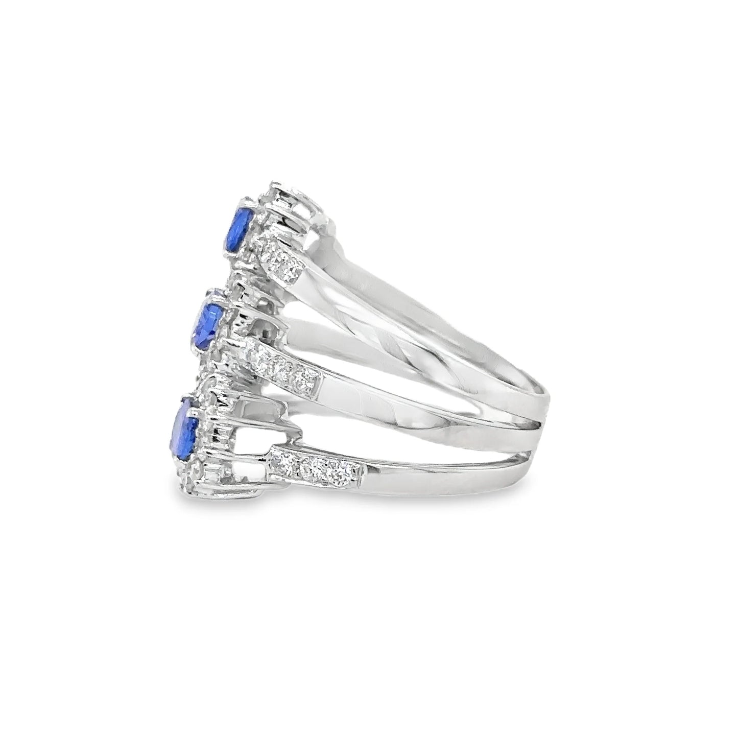 18KT WHITE GOLD TANZANITE AND DIAMONDS RING