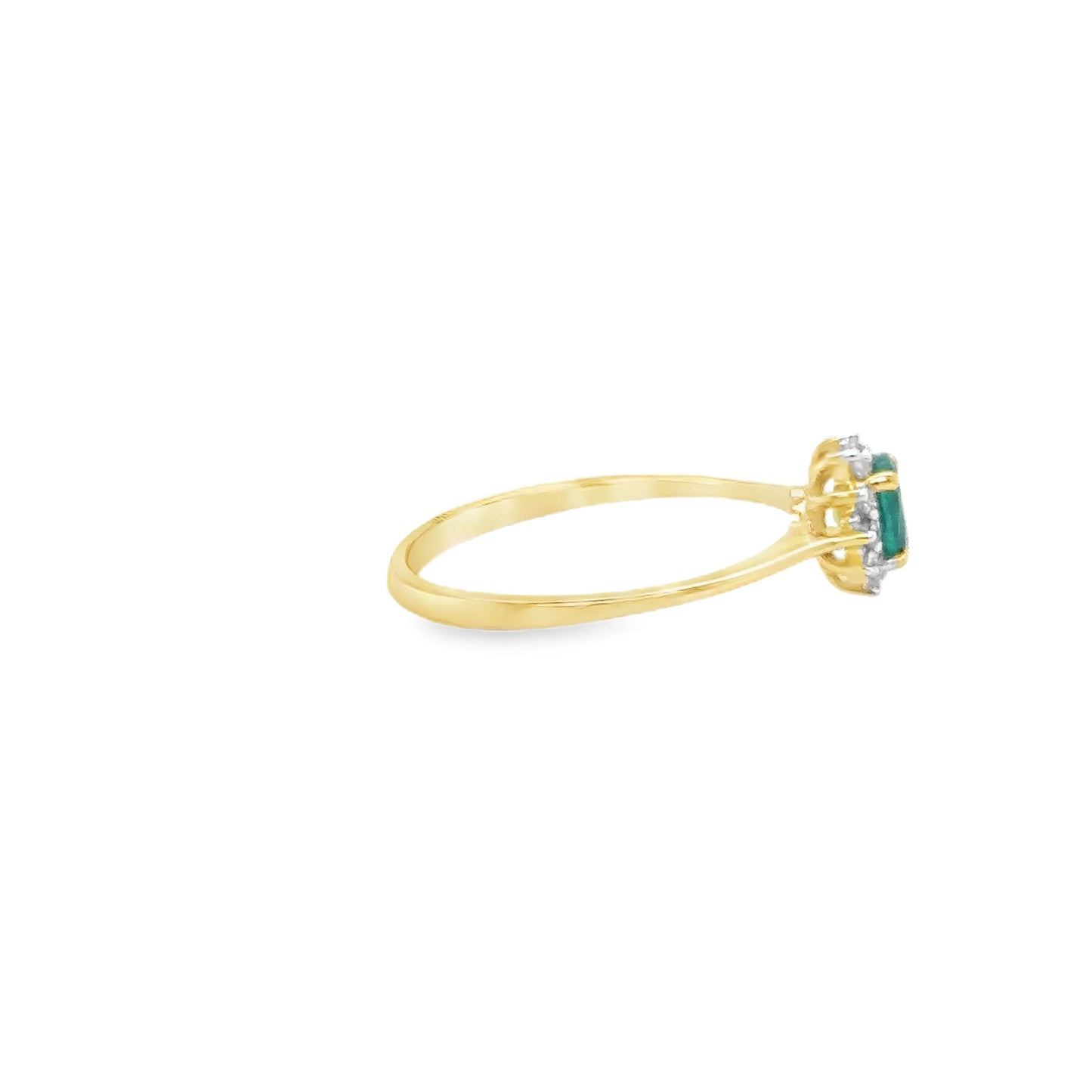 18KT YELLOW GOLD EMERALD AND DIAMONDS RING