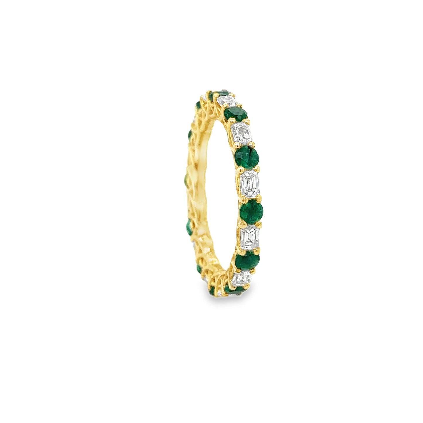 18KT YELLOW GOLD EMERALD AND EMERALD CUT DIAMONDS RING