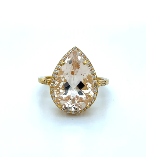 18KT YELLOW GOLD MORGANITE AND DIAMONDS RING