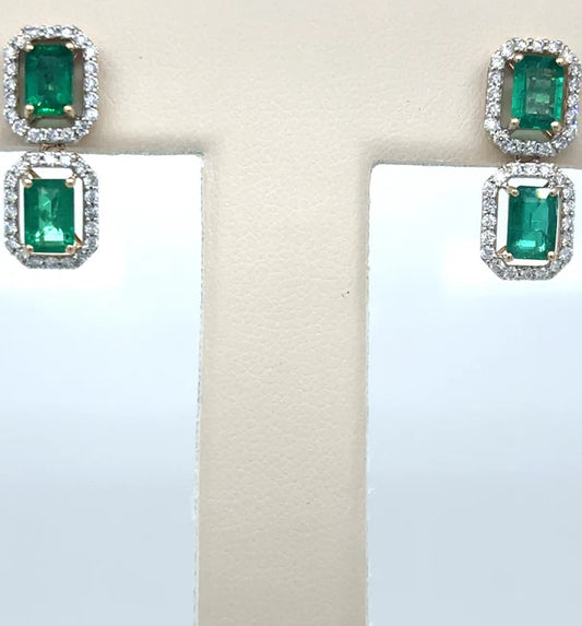 14KT YELLOW GOLD EMERALD AND DIAMONDS EARRING