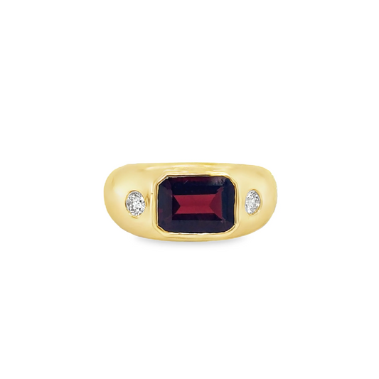 14KT YELLOW GOLD GARNET RING WITH DIAMONDS