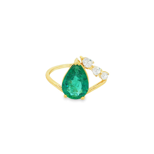 14KT GOLD EMERALD RING WITH DIAMONDS