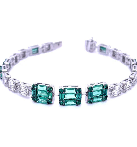18KT WHITE GOLD EMERALD & DIAMOND BAGUETTE BRACELET