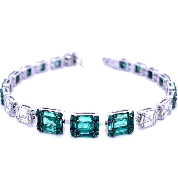 18KT WHITE GOLD EMERALD & DIAMOND BAGUETTE BRACELET
