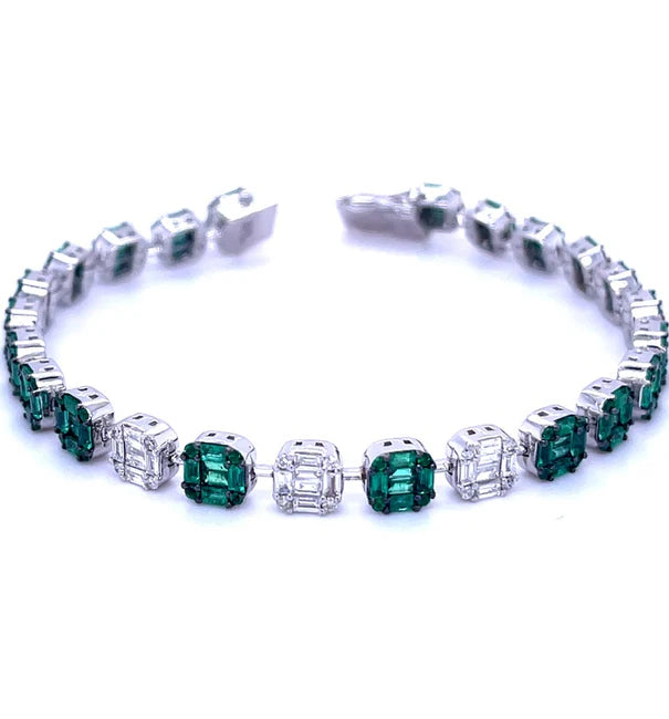 18KT WHITE GOLD EMERALD & DIAMOND BAGUETTE BRACELET