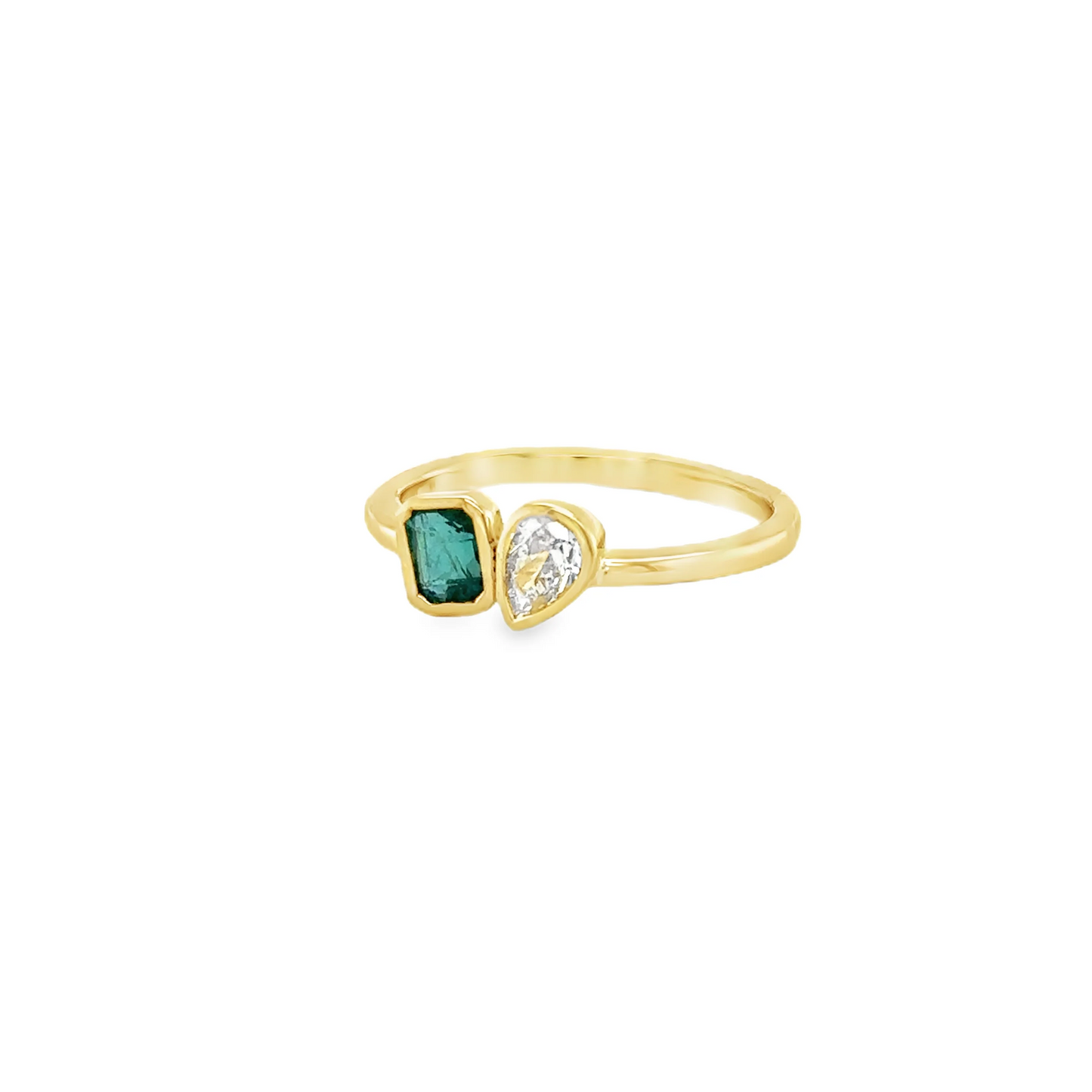 14KT YELLOW GOLD EMERALD AND YELLOW DIAMOND RING