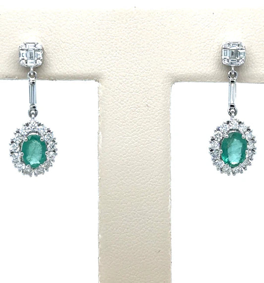 18KT WHITE GOLD EMERALD AND DIAMONDS EARRING