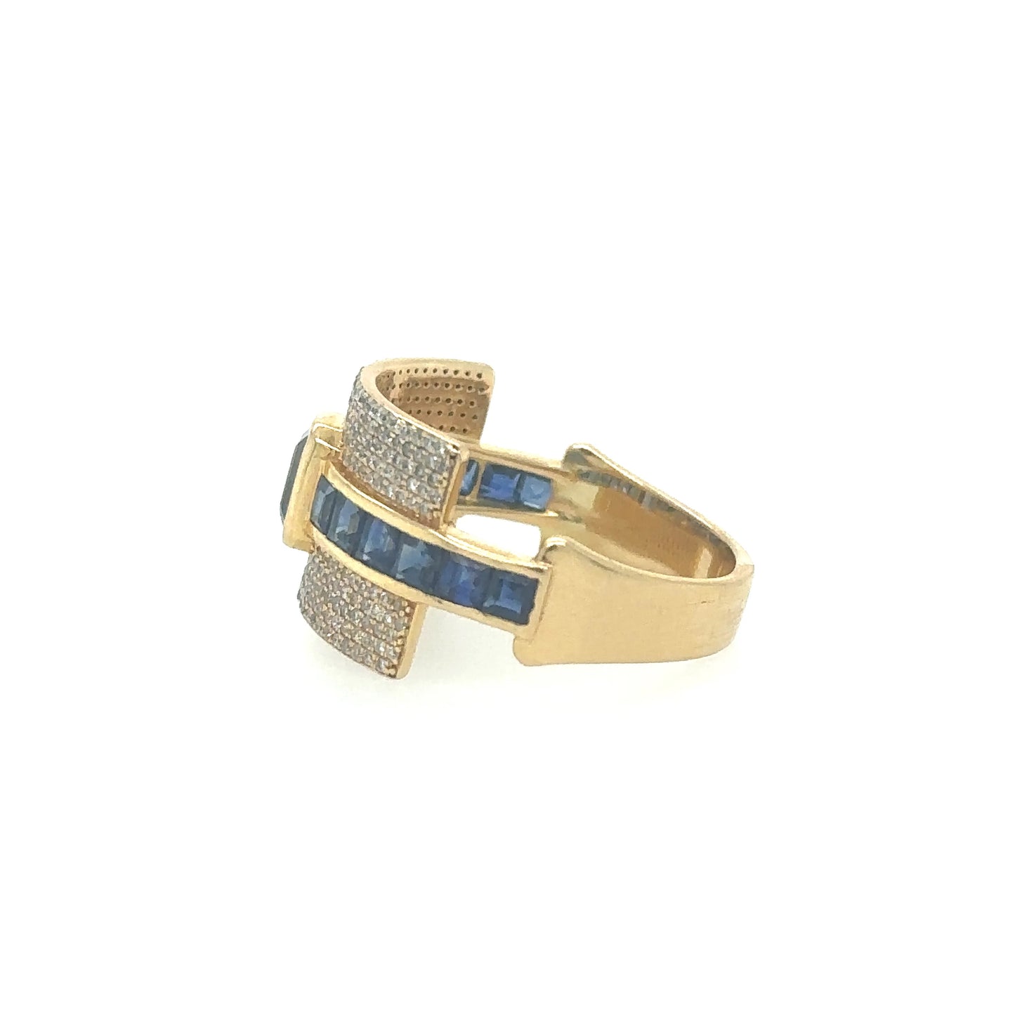 YELLOW GOLD SAPPHIRE RING WITH DIAMONDS