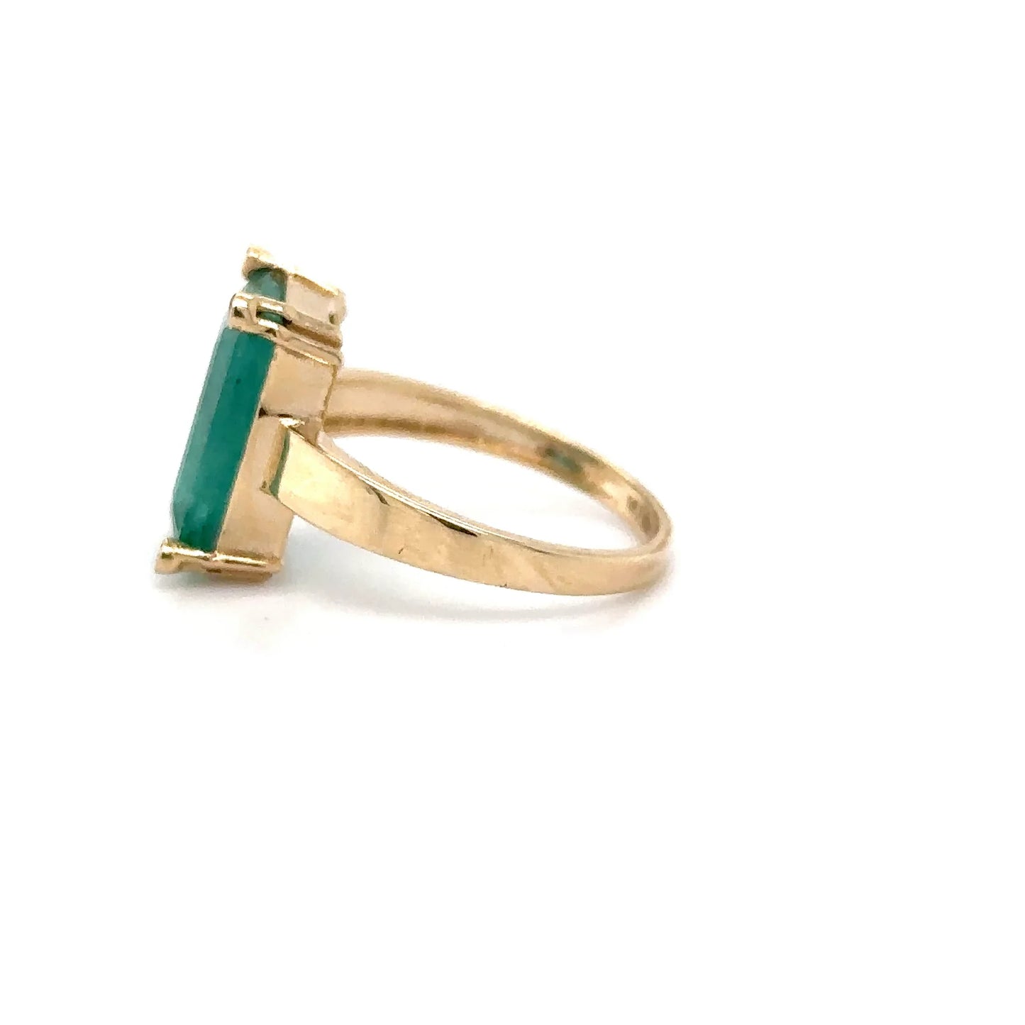 14KT YELLOW GOLD EMERALD OCTAGON AND DIAMONDS RING