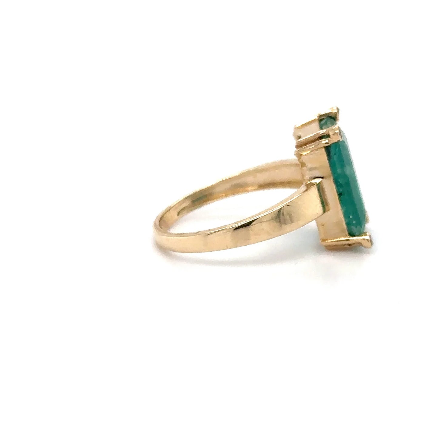 14KT YELLOW GOLD EMERALD OCTAGON AND DIAMONDS RING