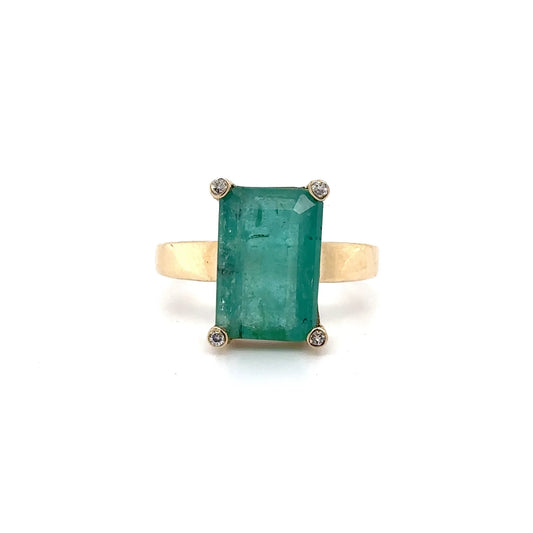 14KT YELLOW GOLD EMERALD OCTAGON AND DIAMONDS RING